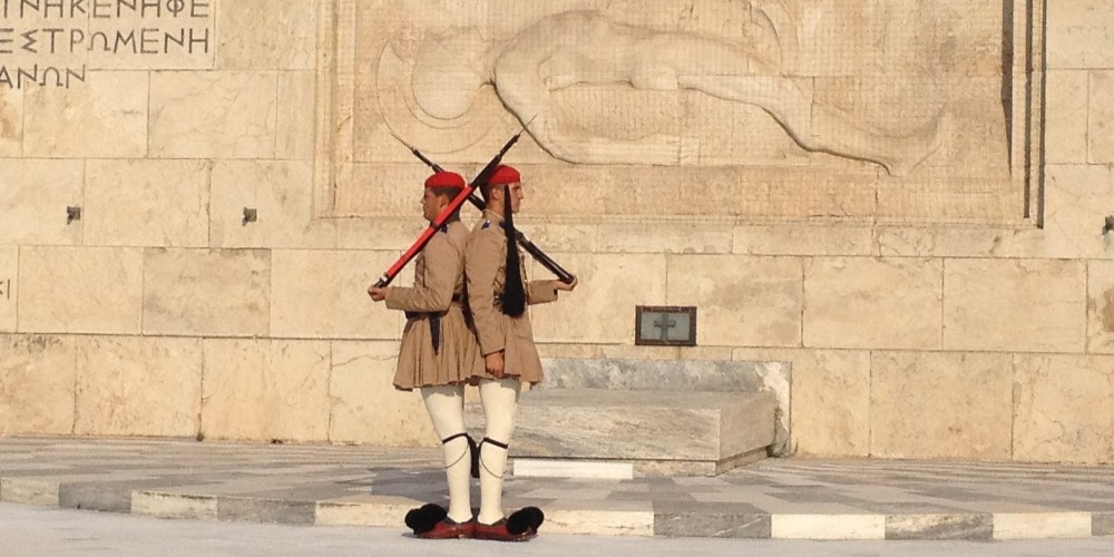 greek-military-guards-outside-presidential-mansion-athens-family-holidays-2022