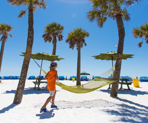 clearwater-beach-hammocks-palm-trees-kids-florida-holidays