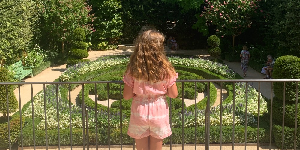 katie-bowman-daughter-formal-garden-easter-holiday-in-provence