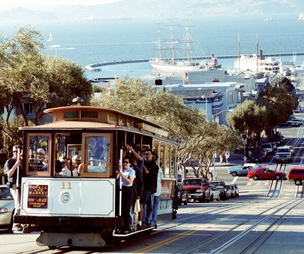 historic-san-francisco-cable-car-scales-hyde-street-sf-travel