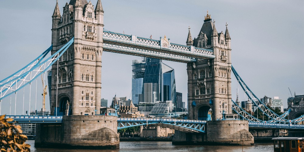 tower-bridge-best-things-to-do-in-london-charles-postiaux