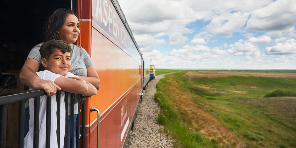 prairie-landscape-on-aspen-train-ride-credit-travel-alberta-colin-way