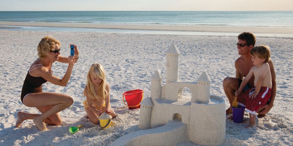 sandcastle-building-paradise-coast