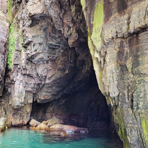 cavern-zodiac-tour-newfoundland