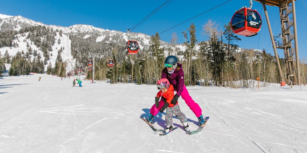 child-learning-to-ski-wyoming