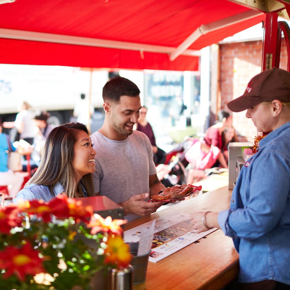 ByWard-Market-BeaverTails-stand