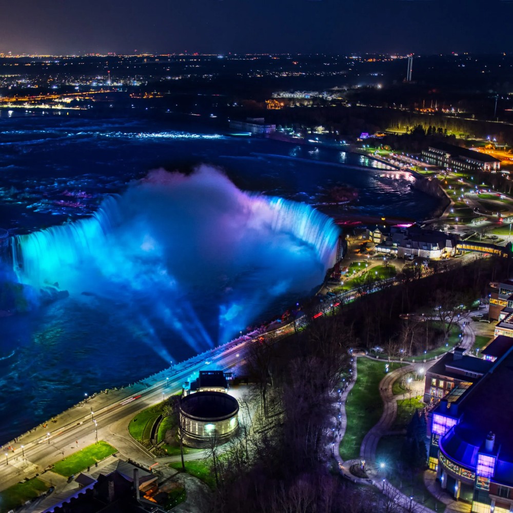 fall-illuminations-niagara-falls-adventure-pass