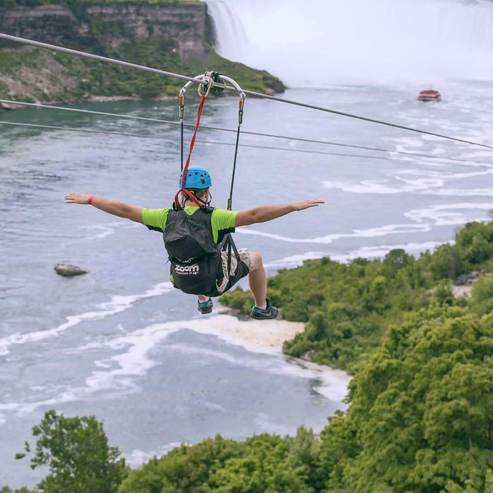 zipline-riding-niagara-falls-adventure-pass